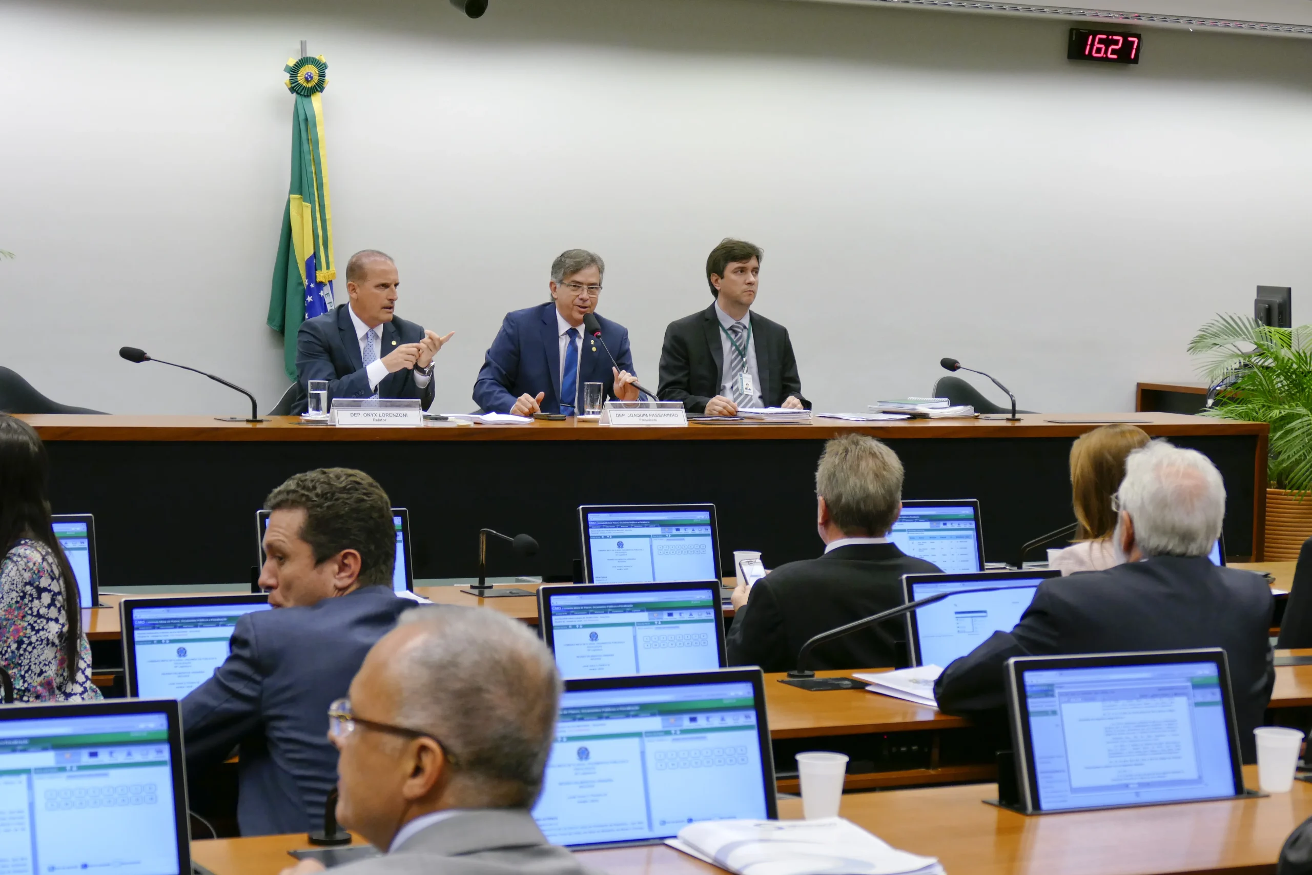 Comissao de orcamento publico e fiscalizacao de despesas de pessoal e previdencia