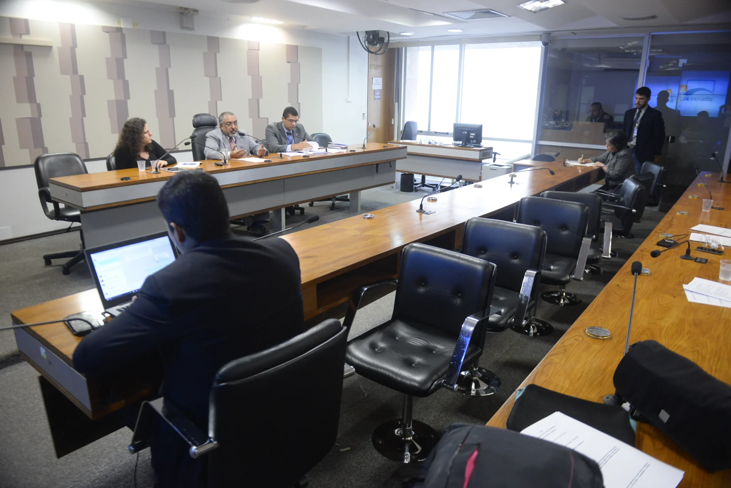Comissao parlamentar em debate sobre a saude ocupacional do trabalhador e NR 15