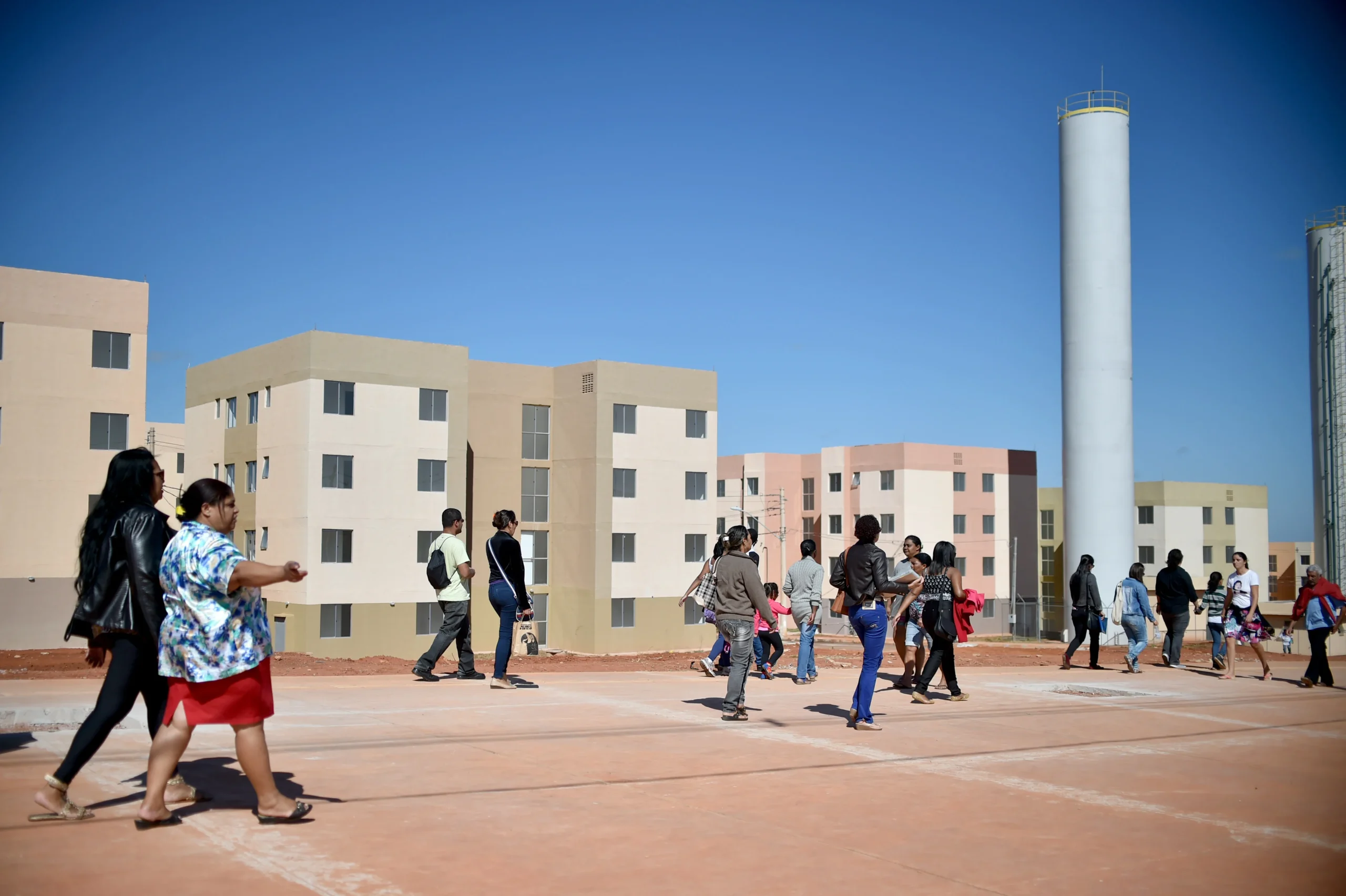Edificios habitacionais residenciais no Brasil e aplicacao da regra dos 180 dias