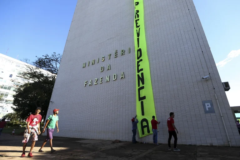 Sede do Ministerio da Fazenda e Receita Federal responsavel pela malha fina do imposto de renda