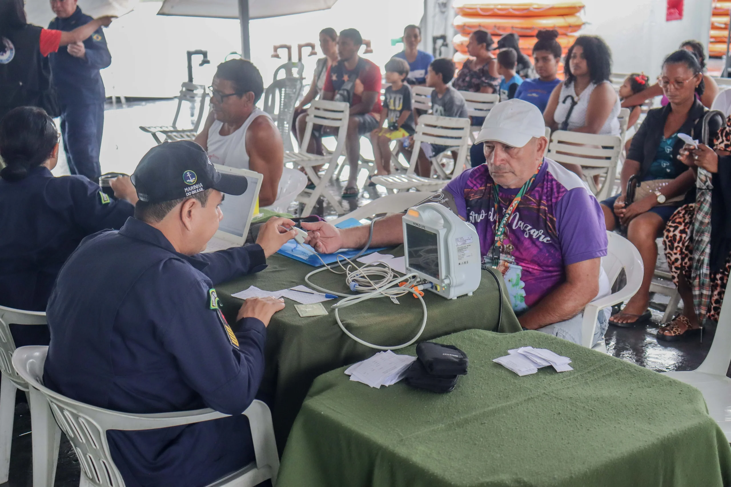 Consulta medica pediatrica e acolhimento familiar de criancas com sindrome congenita do Zika