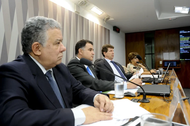 Debates sobre direitos previdenciarios e pensao por morte do trabalhador rural e segurado especial
