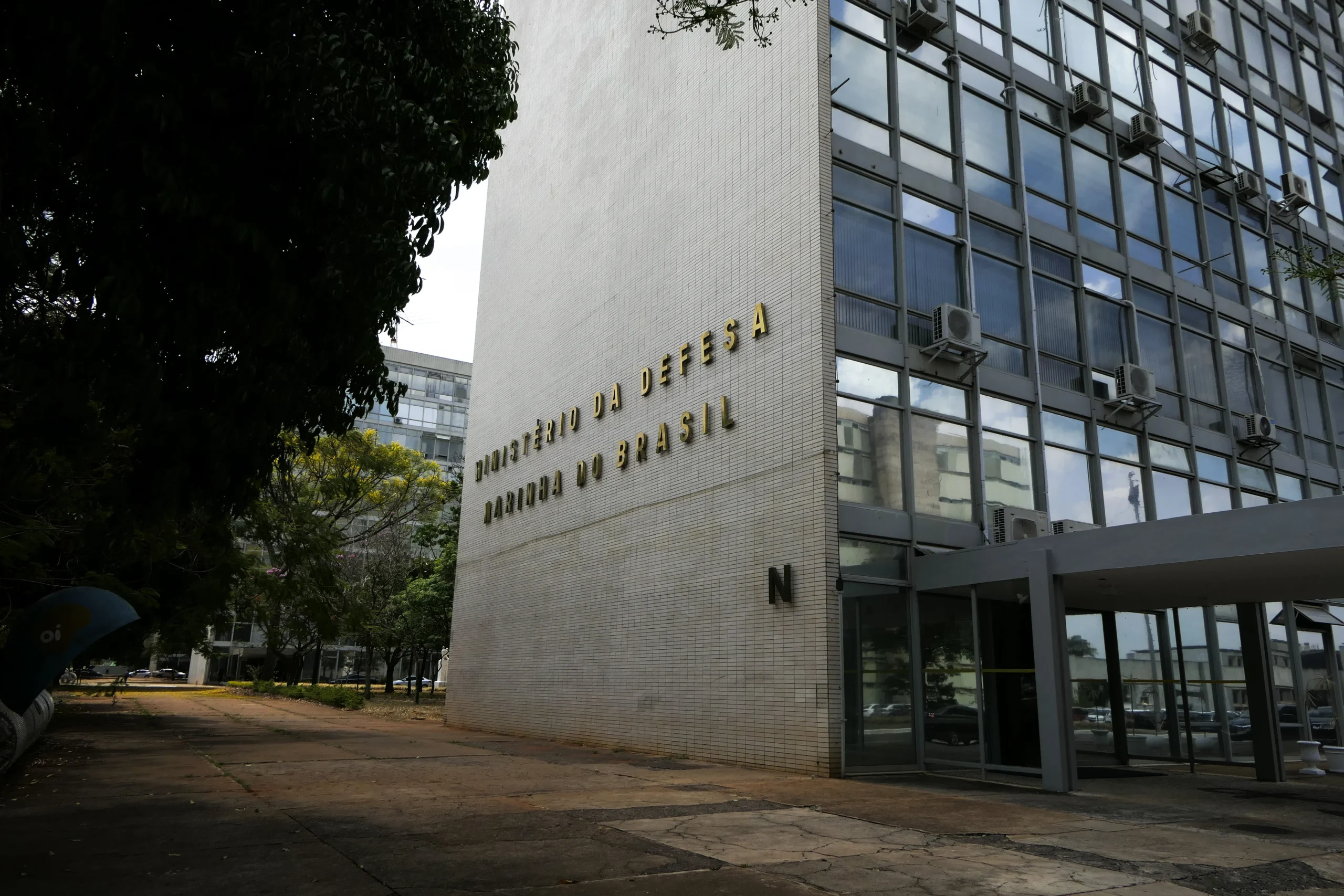 Edificios dos ministerios na Esplanada em Brasilia onde tramitam os pedidos de autorizacao no MGI